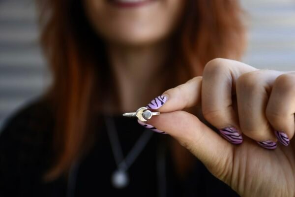 anillo luna plata